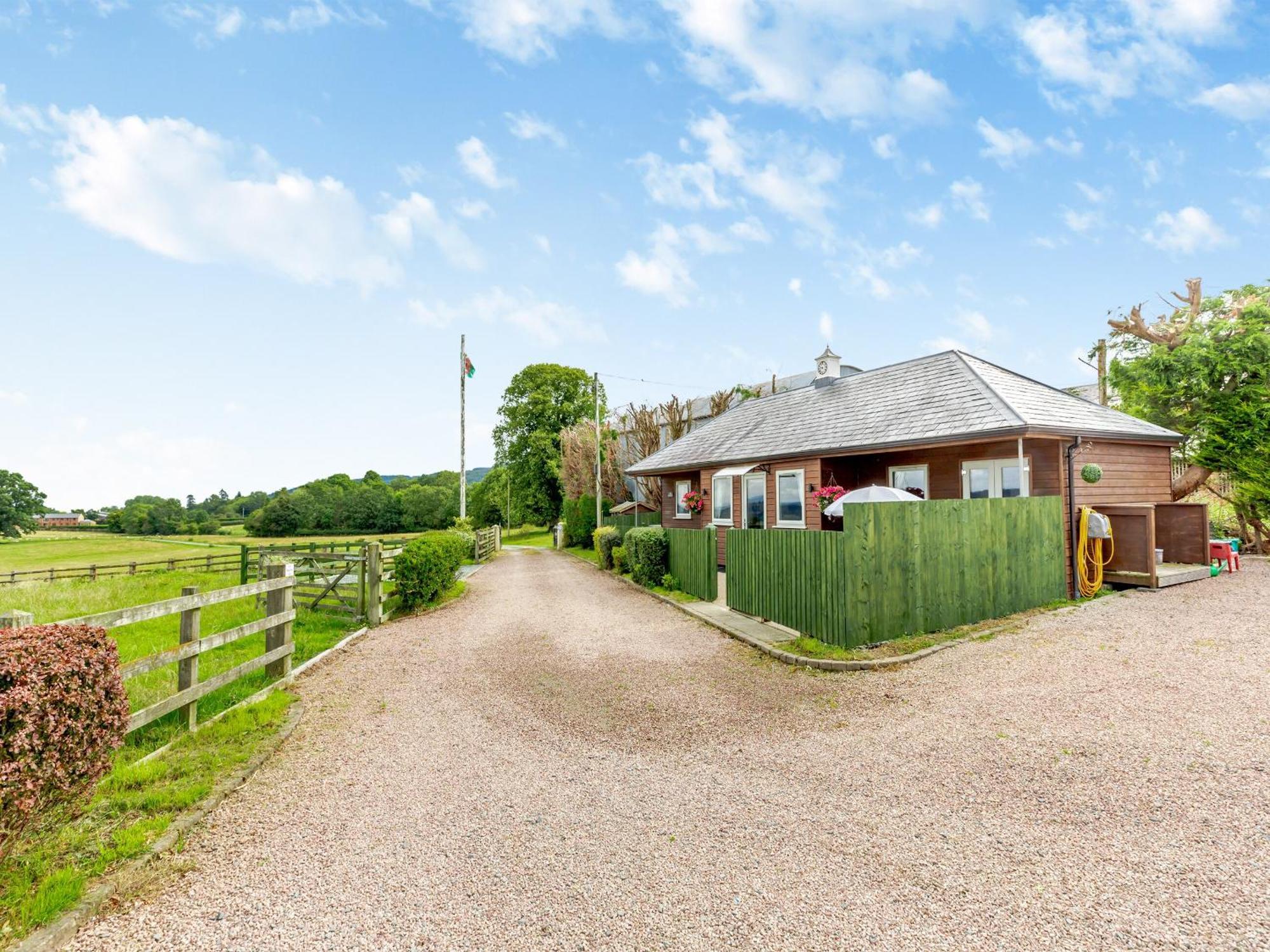 The Stables Villa Forden Exterior photo